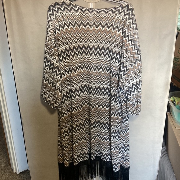 Lightweight kimono duster 3/4 sleeve with fringe at hem - Picture 7 of 8